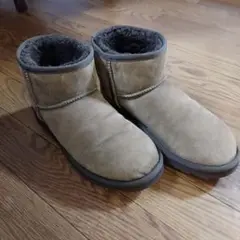 UGG クラシックミニ US8