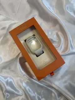 【ほぼ未使用】Tory Burch Apple Watch用ケース ホワイト