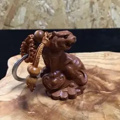勝運招福 天然桃木彫り 虎 キーリング