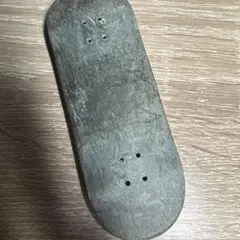 指スケベルリンウッド