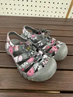 keen サンダル