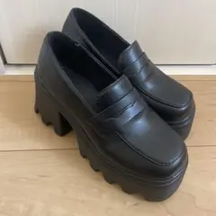 厚底ローファー