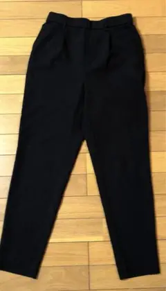 黒 パンツ スラックス