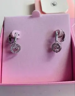 ほぼ新品スワロフスキーSwarovski SparklingDanceイヤリング