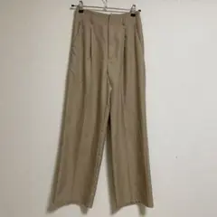 GU ベージュ プリーツスラックス