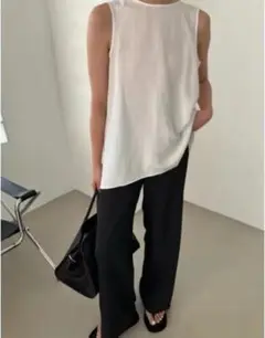 ホワイトノースリーブシャツ❤️