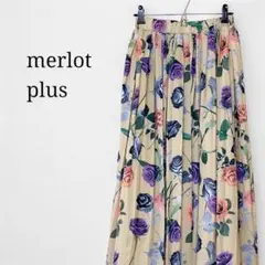 merlot plusメルロープリュス　花柄ロングフレアスカート　プリーツ　総柄