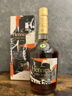 ヘネシー V.S リミテッド HIP HOP 50 by NAS 2本セット HENNESSY V.S LIMITED EDITION HIP HOP 50 BY NAS | SWAG HOMMES