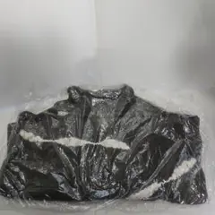 【中古品 レトロ　クリーニング済】深緑(カーキ)のニット長袖 白いライン入り