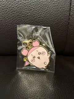 ちいかわパーク　ゲームの景品　メタルチャーム　古本屋　カニちゃん
