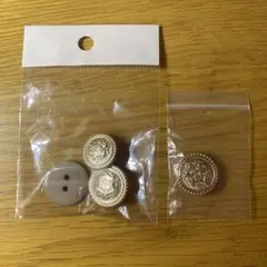 ボタン　金色