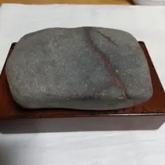 景色のある自然石 変わった自然石 赤い筋
