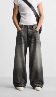 ZARA スーパーバギーフィットジーンズ