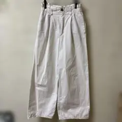ホワイトパンツ