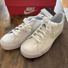 NIKE スニーカー 23.5cm