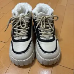 ファー付き厚底スニーカー アイボリー/ブラック