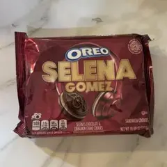 セレーナゴメス オレオ OREO コラボ