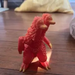 オレンジ色の二頭怪獣フィギュア