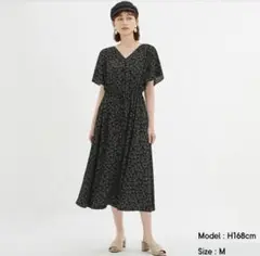 GU フラワープリントフロントボタンワンピース(半袖)