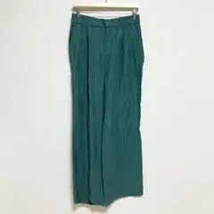 【ZARA】メンズパンツ　スラックス　タック入りパンツ　緑　薄手パンツ　Mサイズ