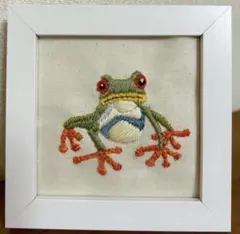 カエルの刺繍アート フレーム付き