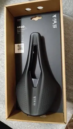 未使用 FIZIK TEMPO ARGO R1 カーボンレール150mmサドル
