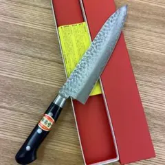 ★送料無料★堺菊守V10鎚目ダマスカス鋼牛刀包丁210mmツバ付黒柄