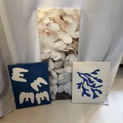IKEA ホワイト花と青色デザインのキャンバスアートセット