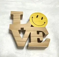 木製 LOVE オブジェ スマイリー付き