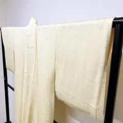 上品な細かな植物地紋の色無地 クリーム色 着物