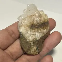 【秋田県産】　水晶原石　頭が本当にキラキラしていてかなり綺麗な水晶です