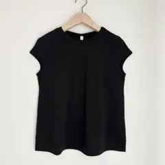 2025年最新】イントゥーカ 半袖(Tシャツ)の人気アイテム - メルカリ