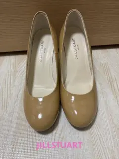 JILL STUART ベージュエナメルパンプス