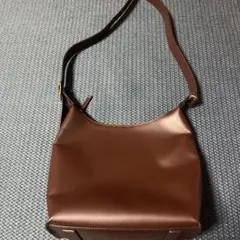 UNIQLO レザータッチスクエアショルダーバッグ