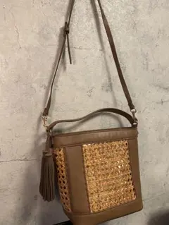 【本日限定】カカトゥ kakatoo　ラタン ショルダーバッグ タッセル付き