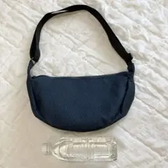 ハンドメイド　ネイビー 幾何学模様 半月型ボディバッグ　ラウンドショルダー