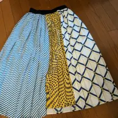 レディース　プリーツスカートマルチ柄