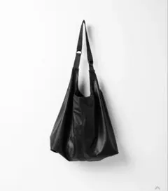 Attachment シンセティックレザー ショルダーショッピングバッグ