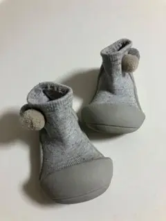 アンティパス　　ポンポン付き　グレー