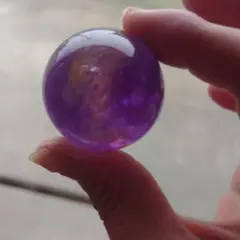 紫色の天然石球