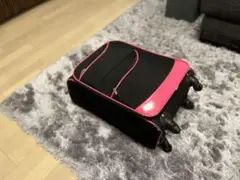 スリムキャリーケース 黒とピンク