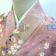 【和】10920o 着物 小紋 金銀彩 雲取りに亀甲・麻の葉・花文様 しつけ付き