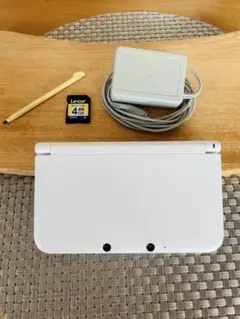 【完動美品】任天堂 3DS LL ホワイト