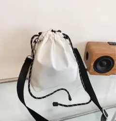 白　巾着　バッグ　ナイロン　新品　サコッシュ　ショルダーバック