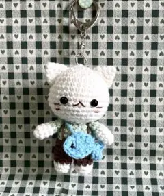 お魚バッグの男の子ネコちゃん