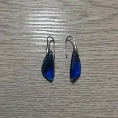 綺麗な透明ブルー　ピアス