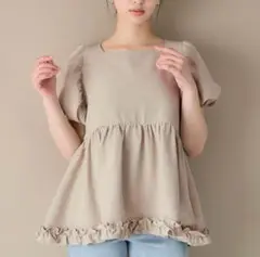 coca フロッキードット　ブラウス　ベージュ 半袖