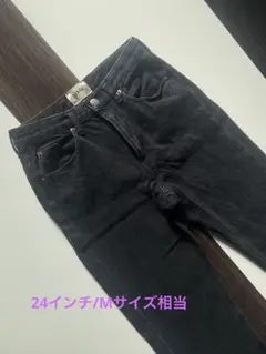 ブラックデニムパンツ