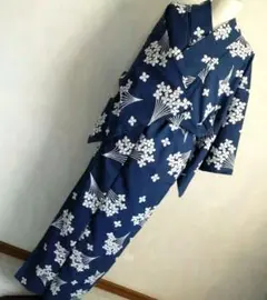 和裁士さん丁寧な本格手縫い！ネイビー ブルー白い花柄 浴衣　お買い得