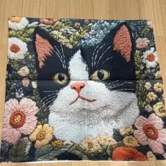 ハチワレ猫　クッション　カバー ネコ　花　黒　インテリア　かわいい　ソファ